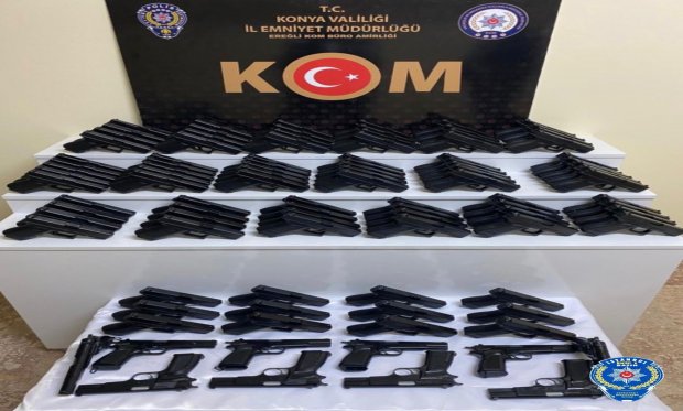 Konya'da silah kaçakçılığı operasyonu! 100 adet ruhsatsız tabanca ele geçirildi…