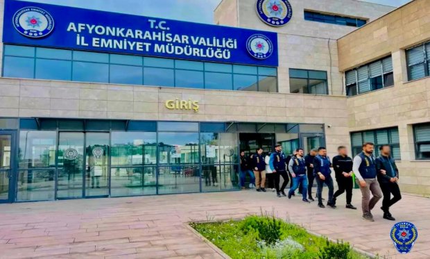 Afyonkarahisar'da 8 kentte dolandırıcılara operasyon: 13 tutuklama…