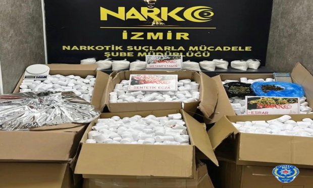İzmir narkotik ekiplerinden uyuşturucu operasyonu….